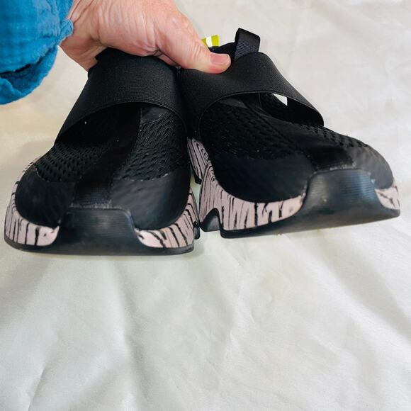 Sorel Kinetic Impact II Strap Sneaker - Women's Size 9.5 - Slipon - Zebra Stripe - Picture 7 of 11